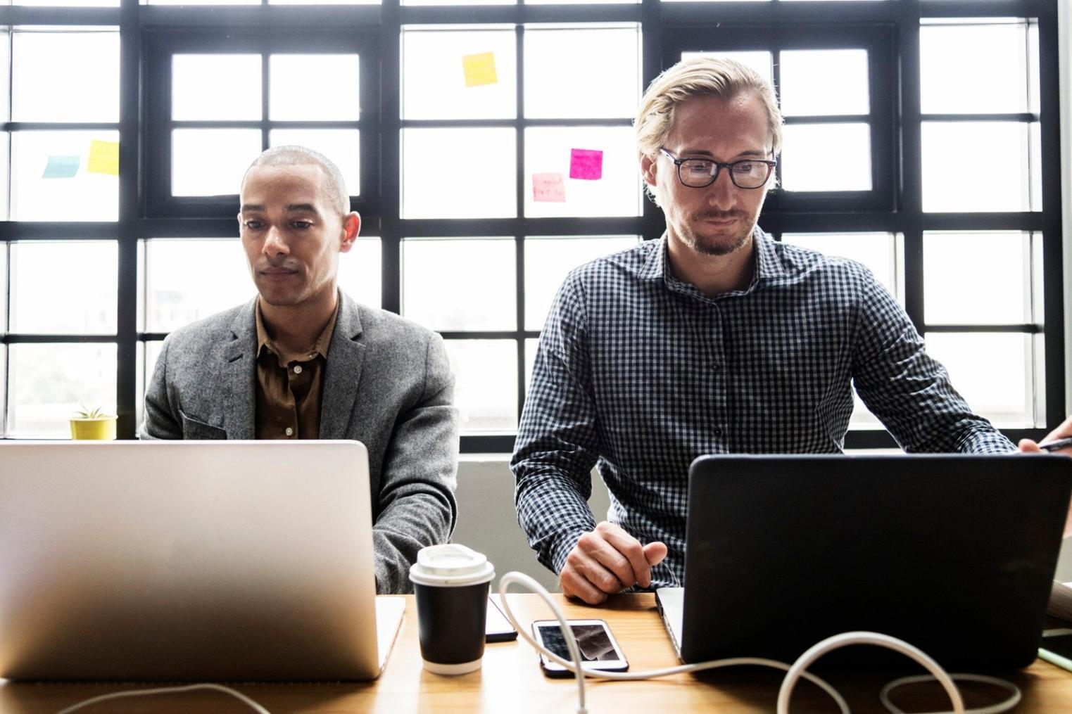 Espace de travail avec outils financiers